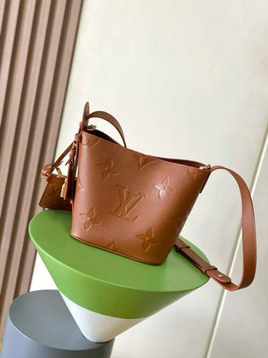 Picture of Louis Vuitton Handbags _SKUfw220044848fw